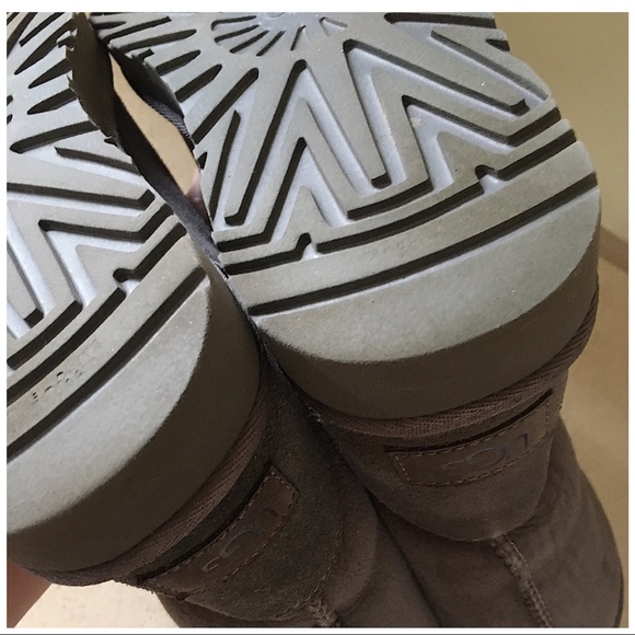 UGG SHORT CLASSIC II BOOTS - Picture 11 of 11